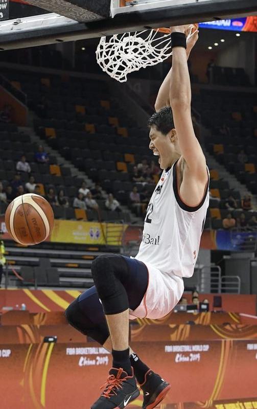 开云体育-赛地聚焦——西甲清晨热度飙升，洛杉矶湖人调整名单，管理层满意，资深球员宣示担当的简单介绍